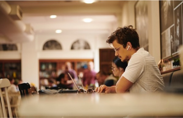 student in hackett cafe